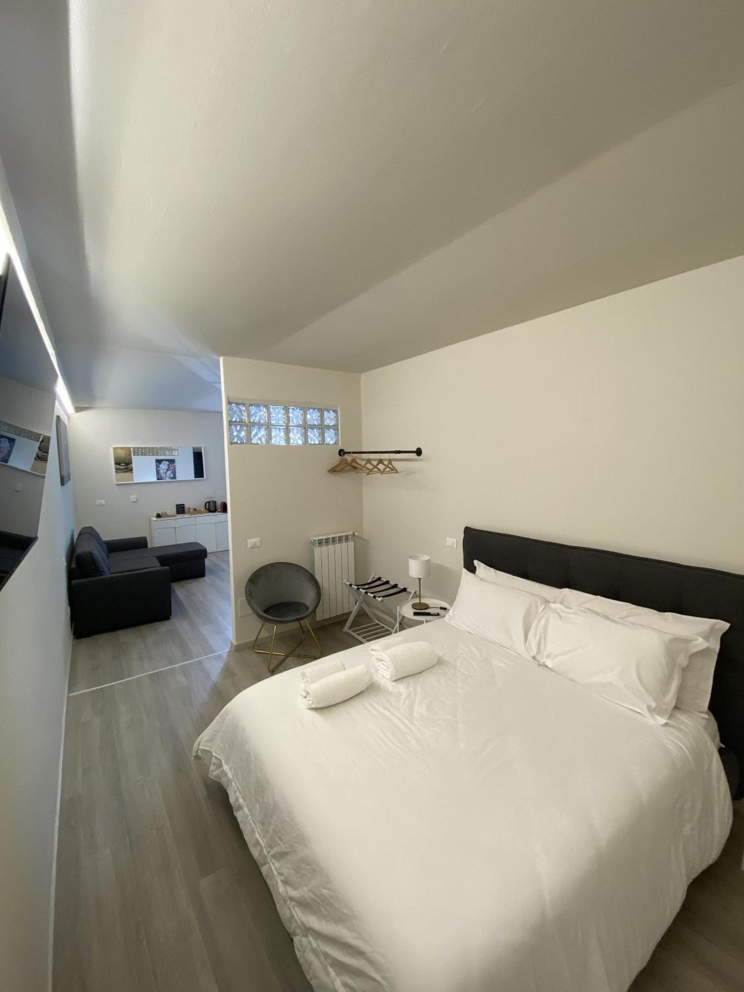7Suites Empoli Bilik gambar